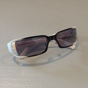 Vogue Sunglasses‎ Retro Black & White